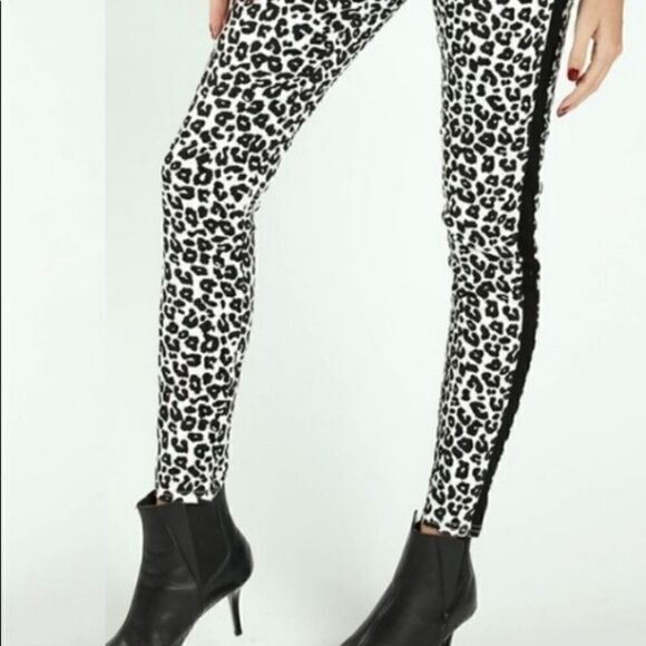 Cheetah  Skinny Jeans - Picture 10 of 16